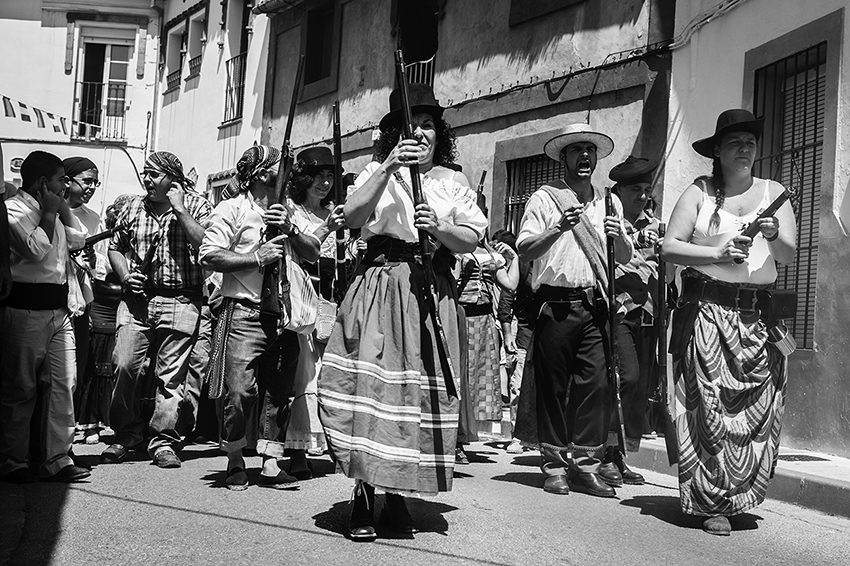 Bandoleros por las calles de Gaucín